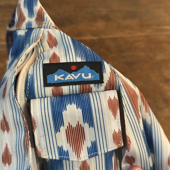 Kavu mini rope sling bag, like new! - Picture 5 of 5